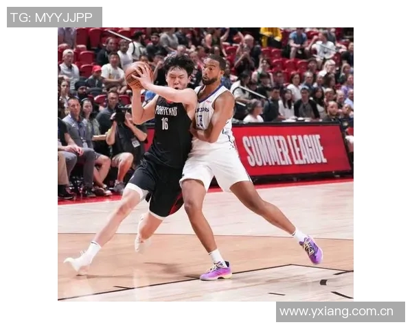 夏普与杨瀚森在首周训练营展现卓越表现引发广泛关注与期待 夏普与杨瀚森在首周训练营展现卓越表现引发广泛关注与期待