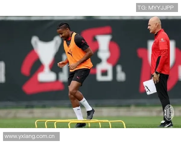 恩昆库重返米兰合练奇克继续进行单独训练