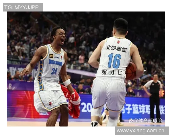 福克斯全能表现助力球队获胜16投9中贡献26分5篮板9助攻3抢断三分球命中率高