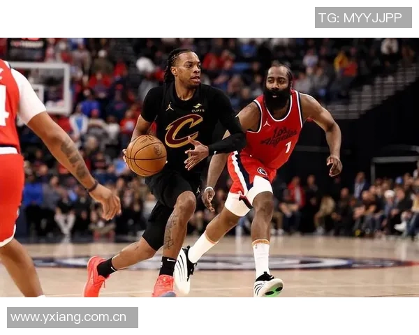 加兰表现低迷仅得6分13投2中状态堪忧助攻虽多难掩失利